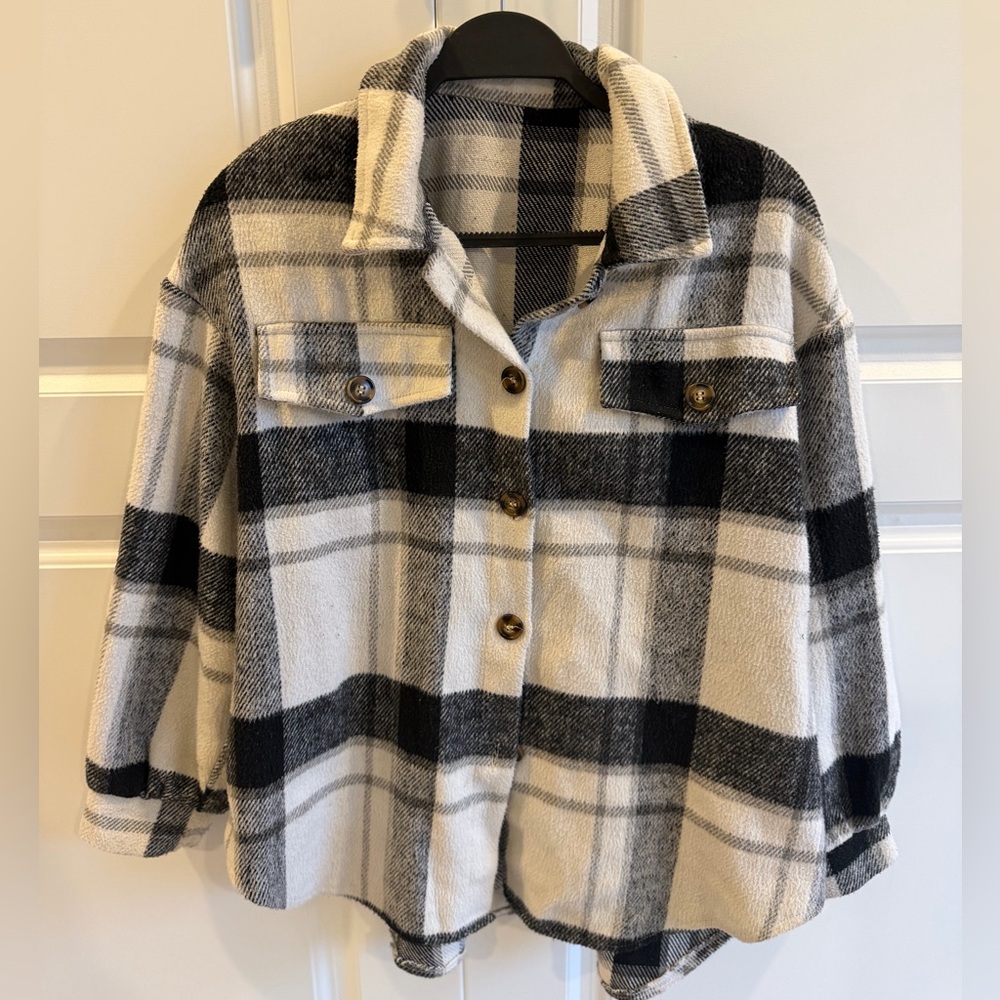 Cozy Plaid Teddy Jacket in Black and White